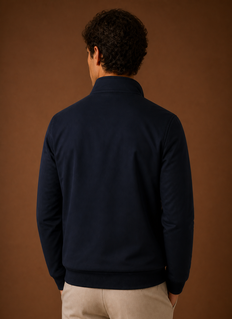 Men's lightweight fleece bomber jacket featuring zip pockets, perfect for casual wear and outdoor activities. 6